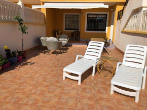 APARTAMENTO CON TERRAZA 50M2，500M A LA PLAYA